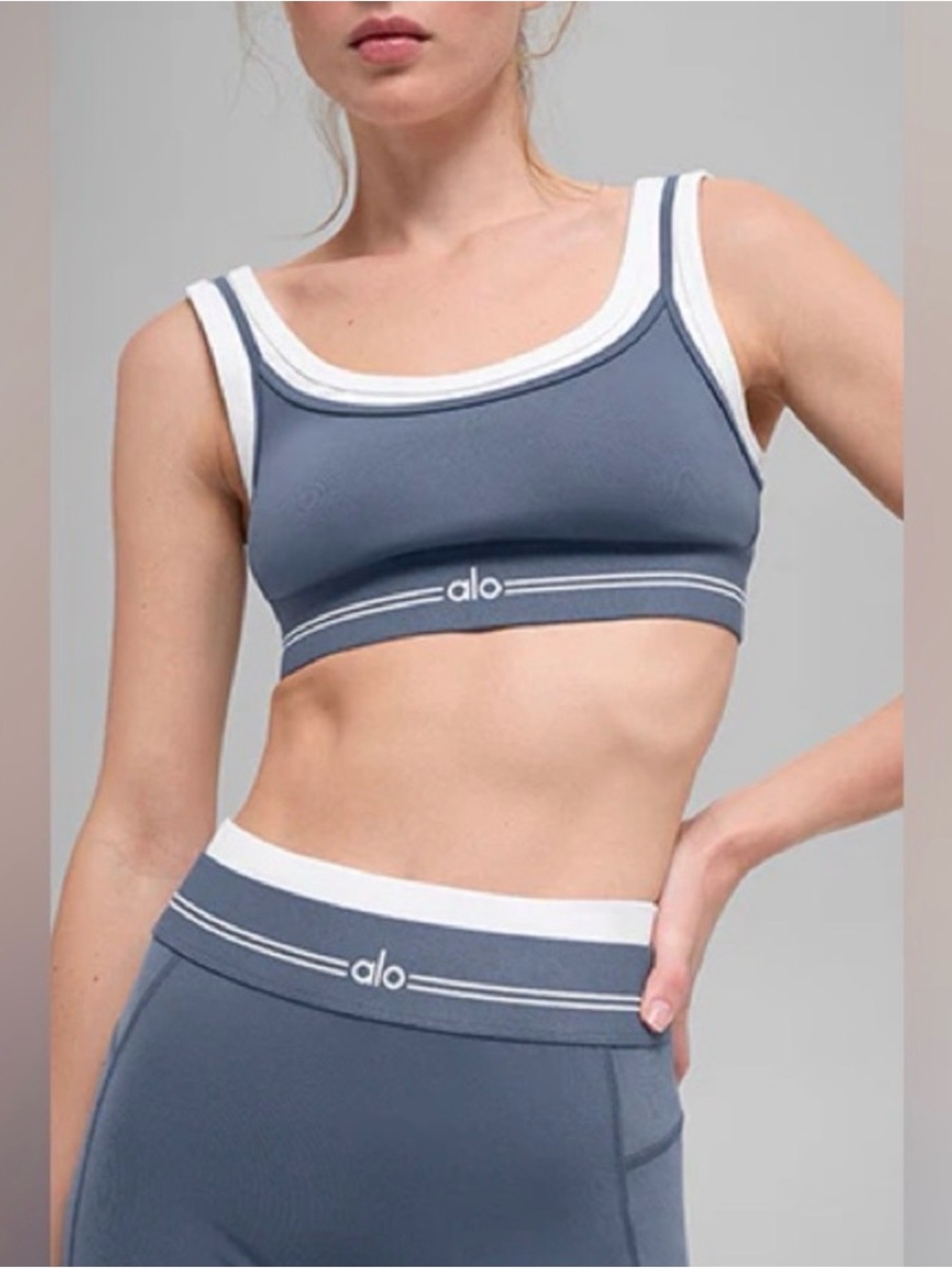 ALO Yoga Blue-Gray Ribbed Sports Bra with White Contrast Trim